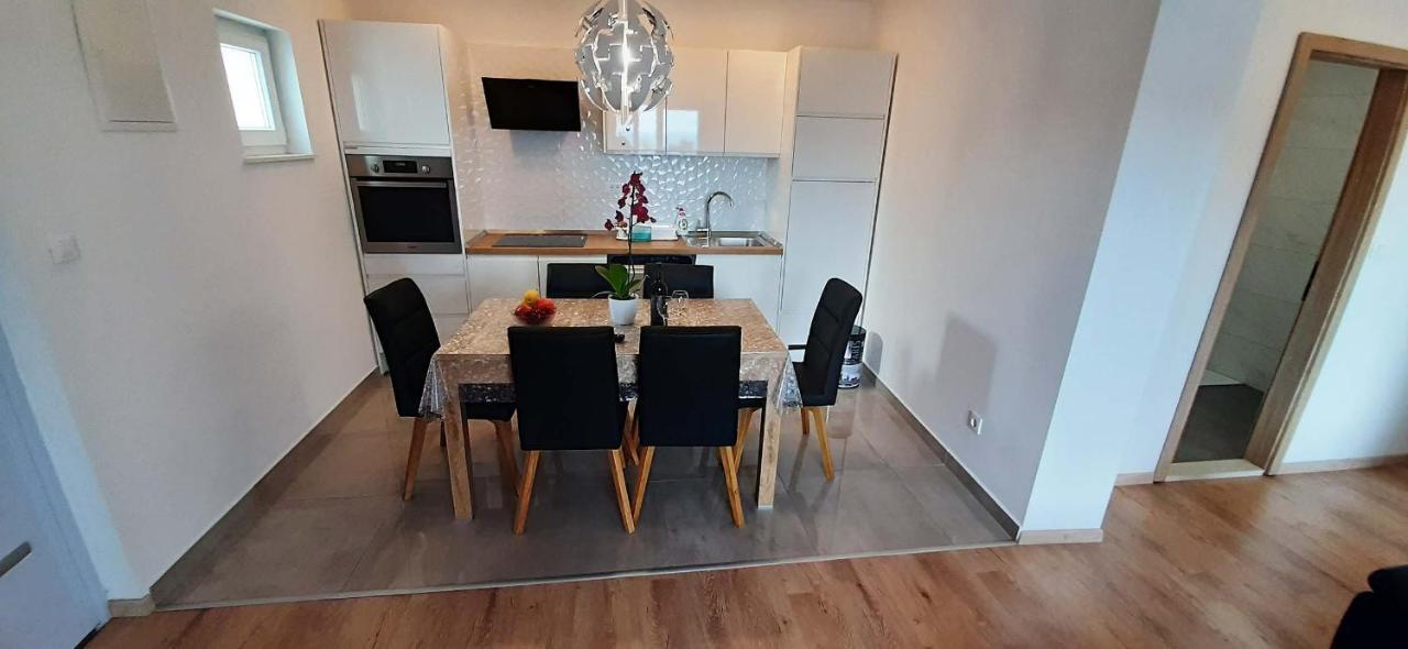 Penthaus Apartment N&M Baska Voda Luaran gambar