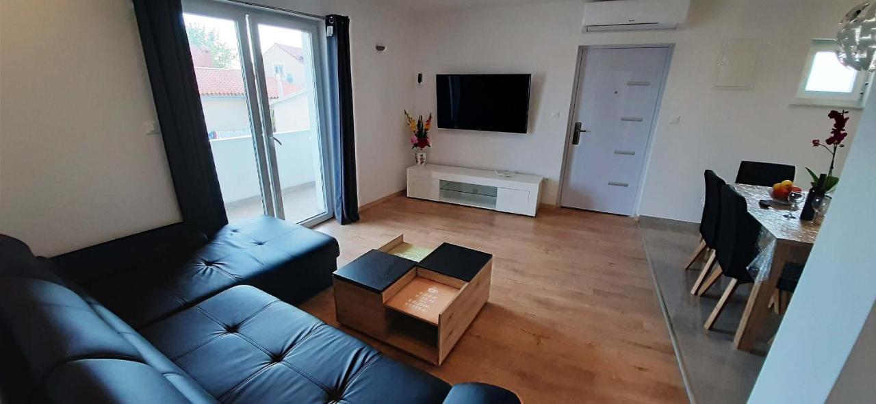 Penthaus Apartment N&M Baska Voda Luaran gambar