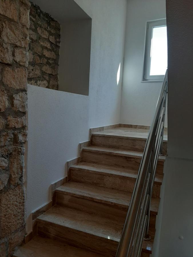 Penthaus Apartment N&M Baska Voda Luaran gambar